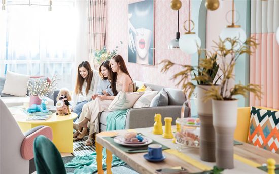 時(shí)尚單身女青年的“浪漫滿屋”，北歐風(fēng)定制意想不到的絢麗多姿！