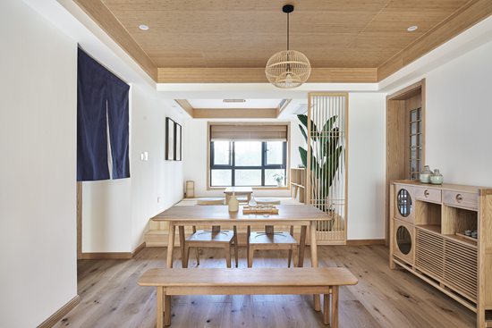 130㎡日式禪意佛系兩居室，原木帶來的滿室清香好獨特^